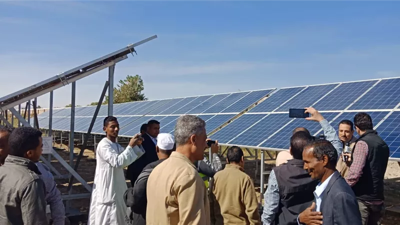 رئيس مركز البحوث الزراعية يفتتح محطة ري تعمل بالطاقة الشمسية بالأقصر