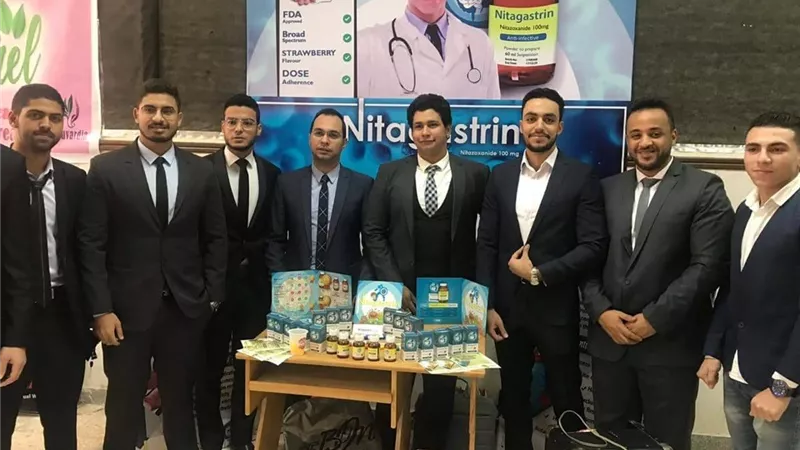 اختراعات جديدة للأدوية بمشاريع تخرج طلاب صيدلة بورسعيد..صور