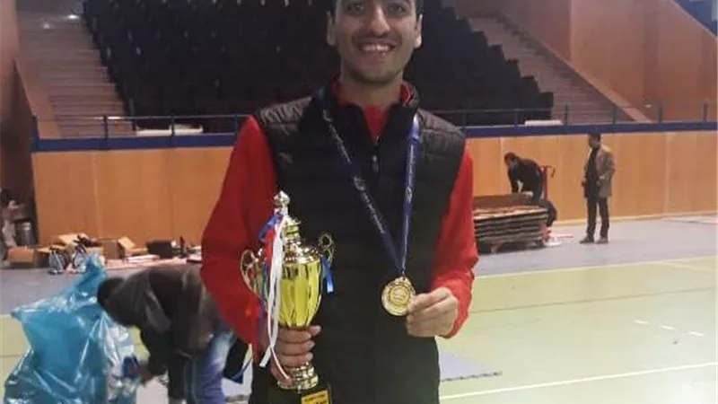 عبدالرحمن درويش يحصل على المركز الأول للتايكوند ببطولة الجمهورية .. بالصور
