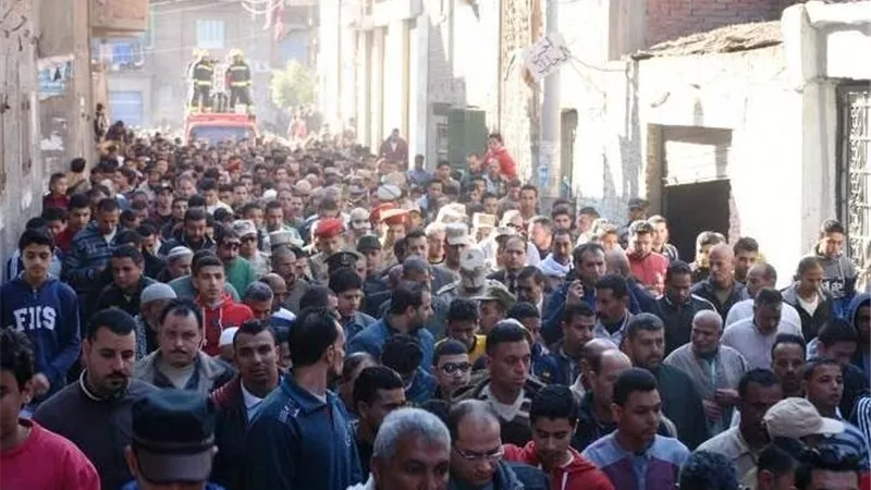 مدينة الزقازيق تودع شهيدها رائد الشرطة بالدموع
