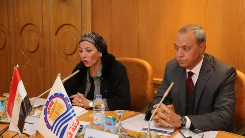 وزيرة البيئة تبدأ الحوار المجتمعى مع الشباب والجمعيات بالصعيد