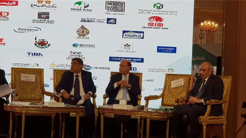 مميش يعد الأعضاء بدراسة تسهيلات تمويلية لمستثمرى سيناء