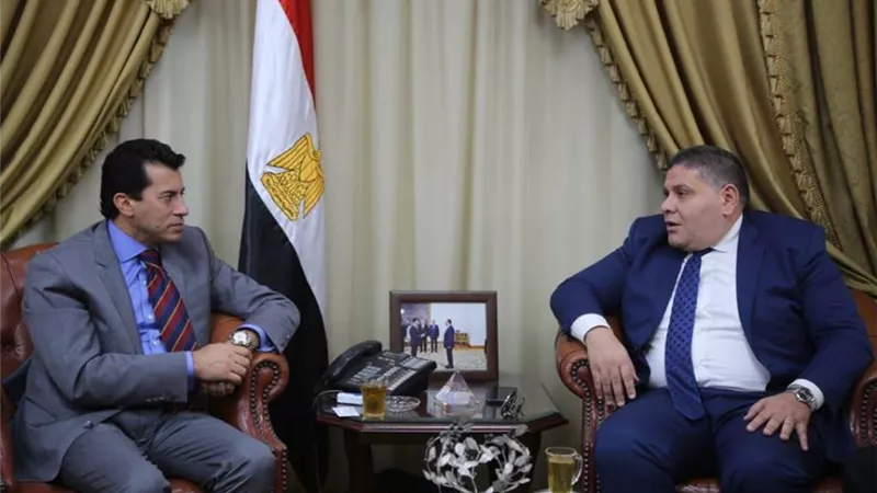وزير الشباب يبحث التعاون مع ممثل بنك الإتحاد الوطني