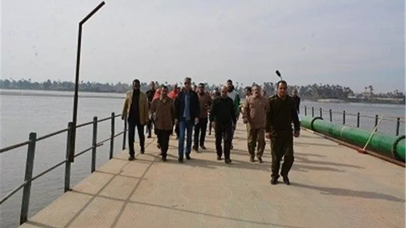 ازالة المعوقات التى تعوق اندفاع المياه من النيل محطة مياه نيدة بأخميم