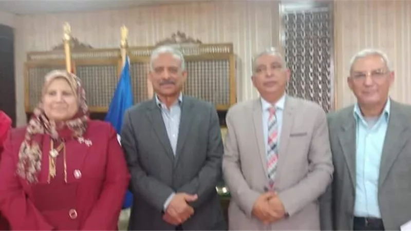 محمد السيد: توصيل التيار الكهربائى فورا لمحطات الصرف الصحى ومياه الشرب