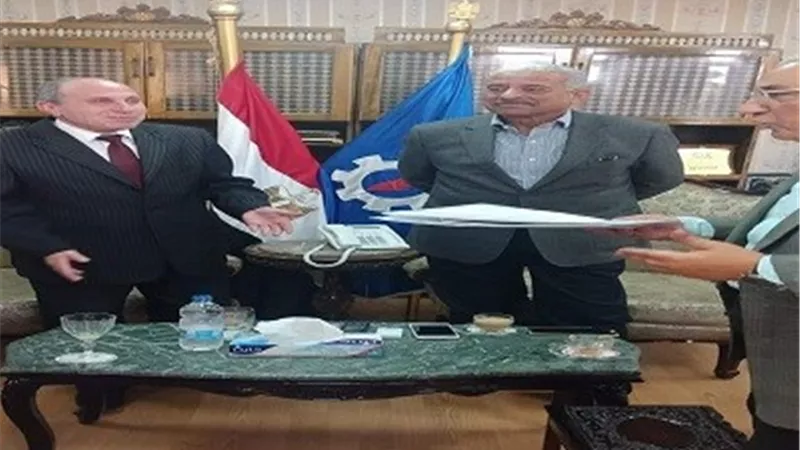 توصيل التيار الكهربائى فورا لمحطات الصرف الصحى و مياه الشرب