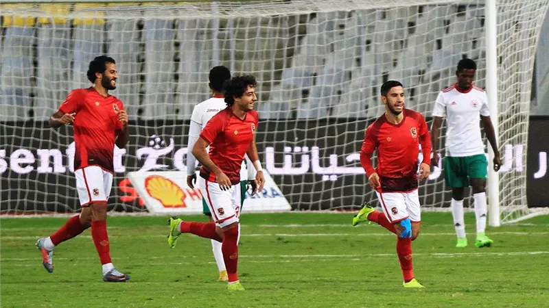 الأهلي يضم لاعب 