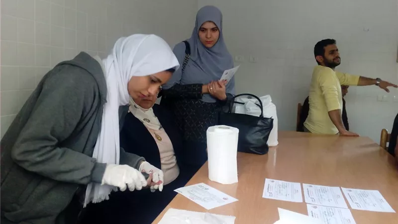 اسنان عين شمس تواصل مشاركتها في حمله 100 مليون صحه
