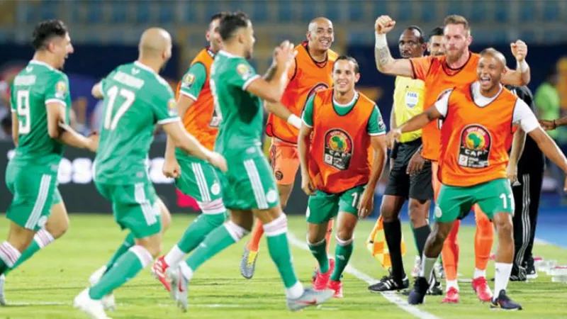 بالفيديو.. الجزائر ثالث المتأهلين بالعلامة الكاملة بثلاثية في تنزانيا