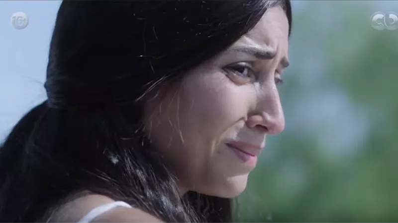 بكلمات حزينة .. دينا الشربينى تتعى عزت ابو عوف