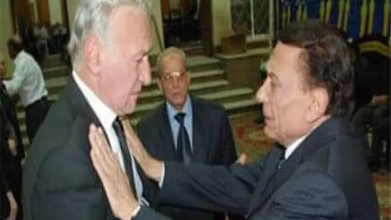 تعرف على وصية الراحل عزت ابو عوف الى الزعيم عادل امام