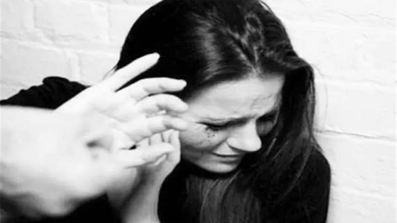 صرخة زوجة : 5 سنوات عذاب ..حماتى احتجزتنى بالمنزل .. والاكل بمواعيد