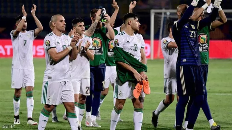 حقيقة مفاوضات الأهلي والزمالك مع مهاجم الجزائر