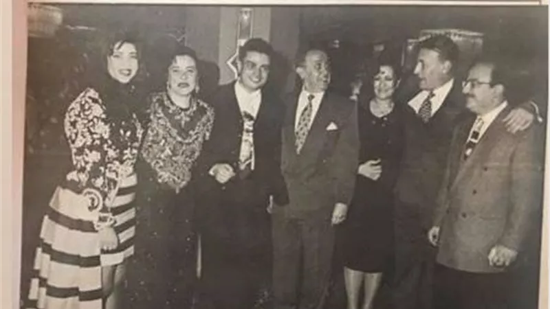 صورة نادرة لعزت ابو عوف فى حفل عمرو دياب