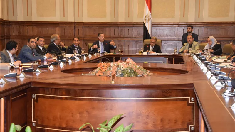 إنشاء 4 محطات وسيطة و3 مدافن صحية لدعم منظومة النظافة ببنى سويف