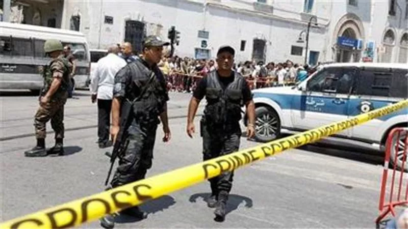 متحدث الداخلية التونسية: قوات الأمن تقتل إرهابيا كان يرتدي حزاما ناسفا