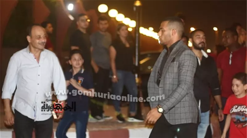 محمد رمضان فى عزاء عزت ابو عوف