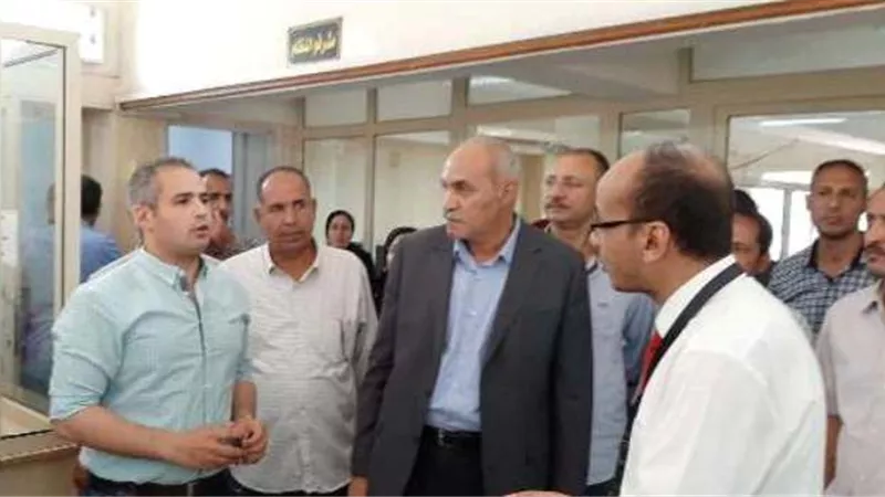 نائب محافظ أسيوط يتفقد المركز التكنولوجي بديروط لمتابعة الخدمات المقدمة من خلال الشباك الواحد