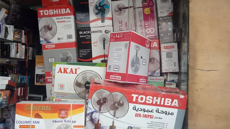 موجة الحر تشعل أسعار المراوح.. صور