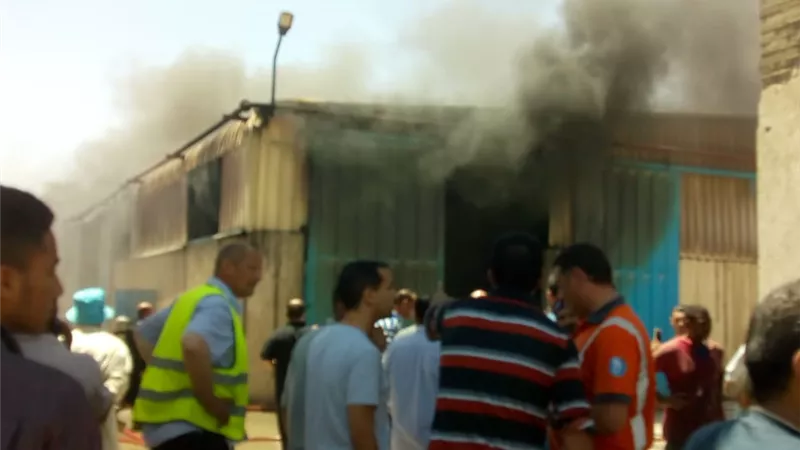 بالاسماء وفاه عامل واصابة 12 اخرون فى حريق مصنع حورس للبلاستيك بـ أكتوبر