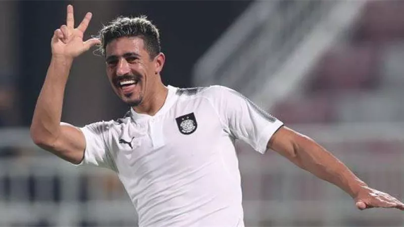 نجم الجزائر يكشف حقيقة مفاوضات الأهلى والزمالك خلال الانتقالات الصيفية