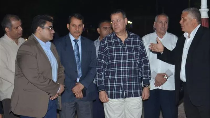 محافظ بني سويف يتابع أعمال تطوير كورنيش النيل