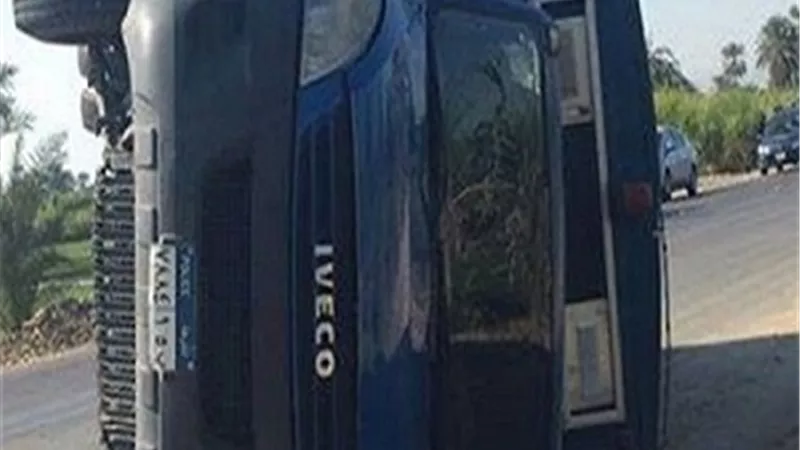 إصابة ضابط و5 مجندين فى إنقلاب سيارة شرطة بجنوب الأقصر