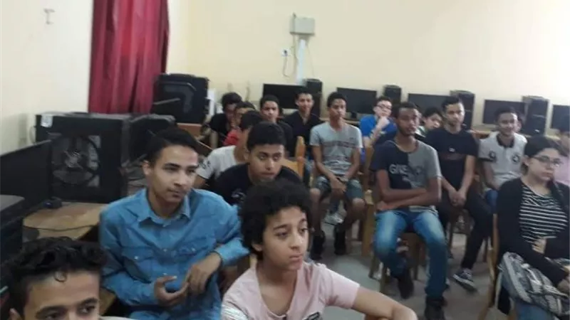إطلاق ورش عمل تدريب طلاب أولي ثانوي الجدد علي التابلت بالقليوبية