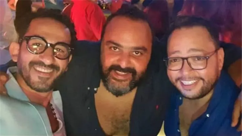 أحمد حلمى يداعب شيكو في عيد ميلاده ويطلب من أحمد رزق عدم تهنئته