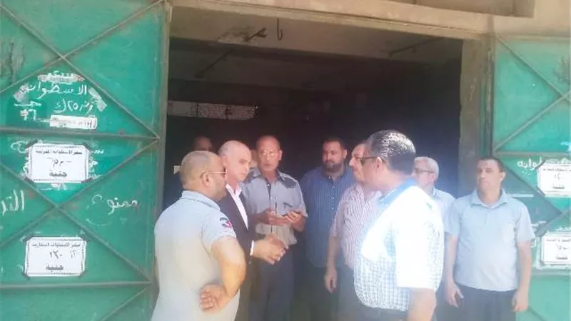 رئيس مدينة شبرا الخيمة يتابع محطات الوقود ومستودعات البوتاجاز والسرفيس