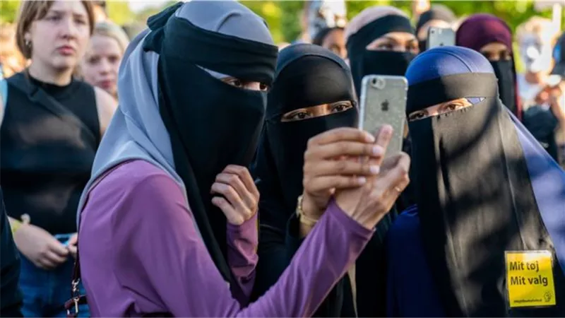 تونس تحظر ارتداء النقاب لأسباب أمنيه