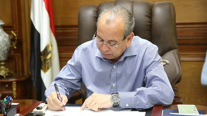 مباحث التموين تضبط كمية 78 ألف لتر بنزين وسولار تجميع وإمتناع عن بيع بمحطات الوقود قبيل تحريك أسعار المواد البترولية