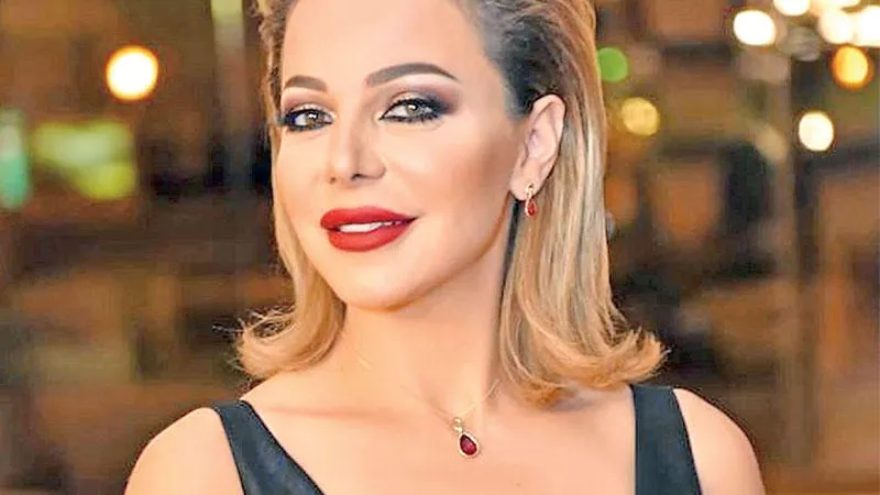 الفنانة سوزان نجم الدين ووالدتها تشعلان السوشيال ميديا. . صور