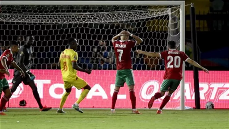 نجما المغرب يعلنان اعتزالهما اللعب دولياً بعد الخروج أمام بنين
