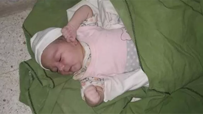 العثور على طفلة حديثة الولاده في بيلا