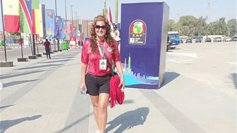 سما المصرى فى استاد القاهرة بشورت .. صور
