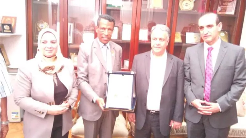 مجلس الوحدة الاقتصادية بجامعة الدول العربية يمنح الحركة الشعبية درع التميز نظرا لجهدها ونشاطها