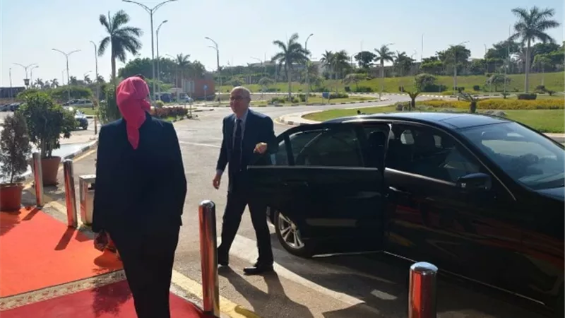منتخب المغرب يغادر القاهرة بعد الخروج من أمم أفريقيا.. صور