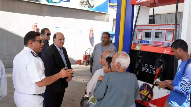 جولة للسكرتير المساعد للأقصر بمواقف السيارات