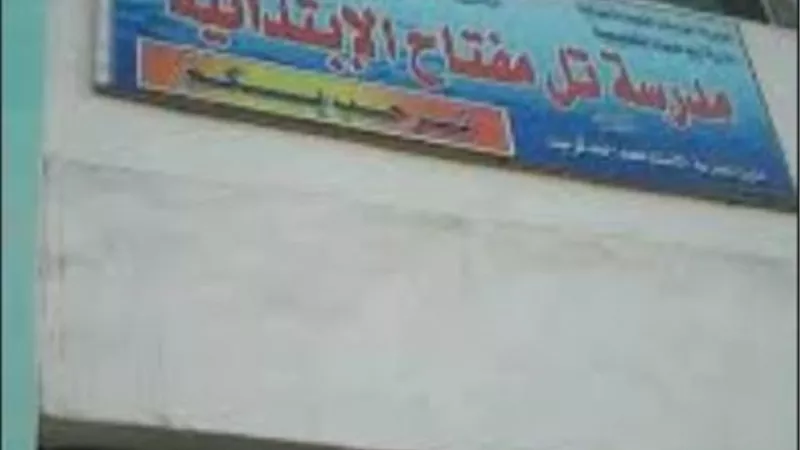 جولة لمحافظ الأقصر بعدد من مواقف سيارات الأجرة