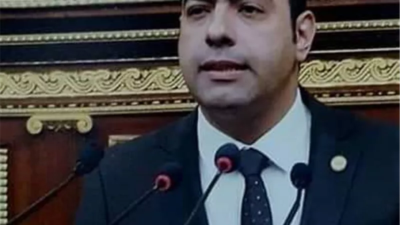 النائب محمود حسين يتقدم ببيان عاجل بشأن أزمة انقطاع مياه الشرب ببورسعيد
