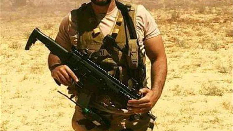 زوجة الشهيد المنسي في ذكراه الثانية: البلد لا تنسى شهدائها.. وأتمنى أن يصبح أبني قائد مثل أبيه