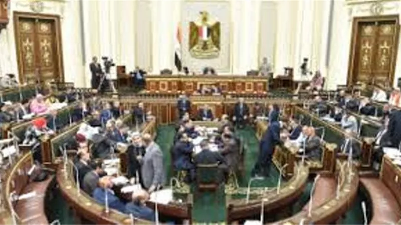 حل أزمة مستثمرى الاستيراد من الخارج والبداية بميناء القاهرة