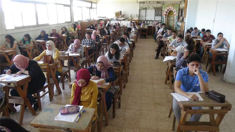 طلاب الثانوية يؤدون اختبارات القدرات بجامعة المنيا