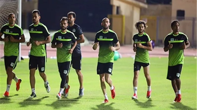 المصري يبدأ تدريباته اليومية بمعسكره المغلق ببرج العرب
