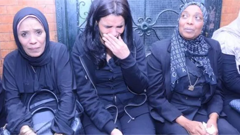تشيع جثمان شقيقة الفنانة امينة بالاسكندرية