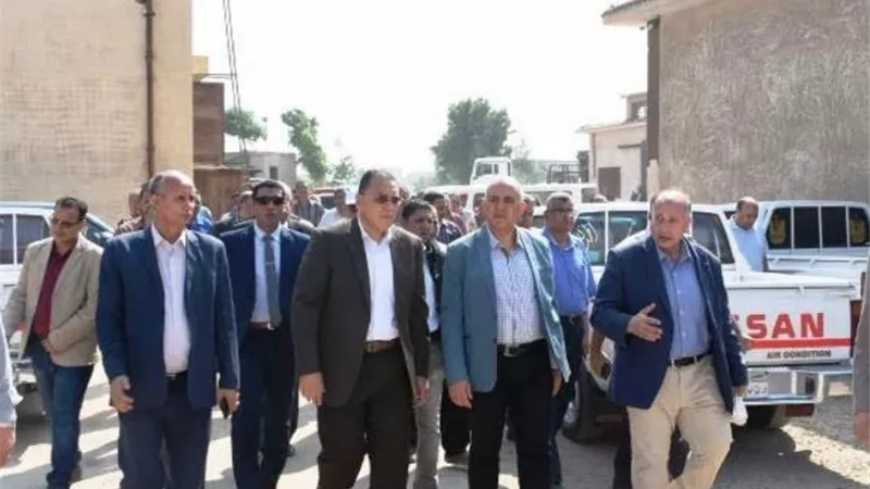 عبد العاطى وغراب يتفقدان أعمال إنشاء قنطرة علي ترعة الوادي الشرقي