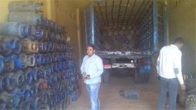 رئاسة مركز أسيوط تواصل حملاتها علي مستودعات البوتاجاز ومحطات الوقود