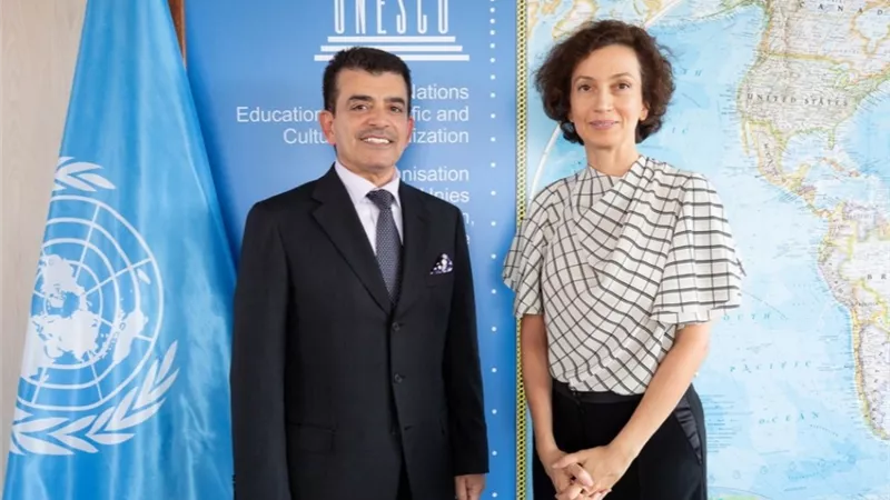 المدير العام للإيسيسكو يبحث مع المديرة العامة لليونسكو سبل تعزيز علاقات التعاون