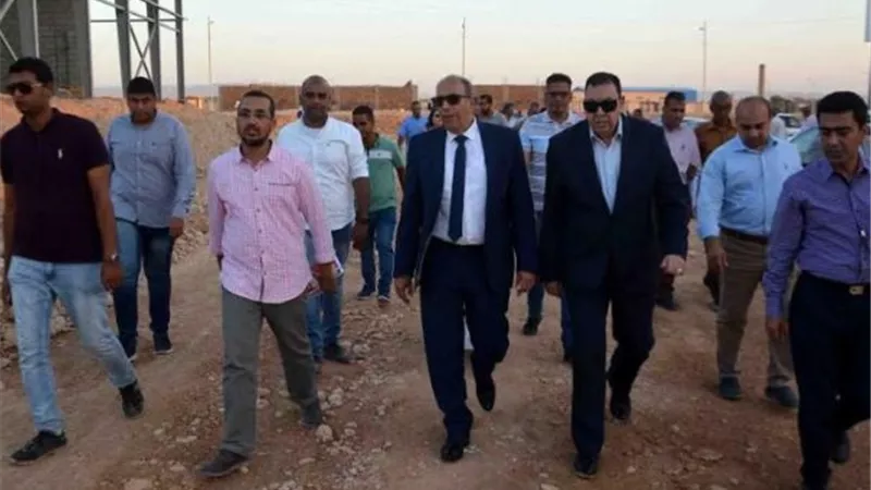 رئيس هيئة التنمية الصناعية يزور الأقصر ويتفقد منطقة البغدادى
